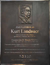 Gedenktafel aus Bronze Kurt Landauer, Portrait